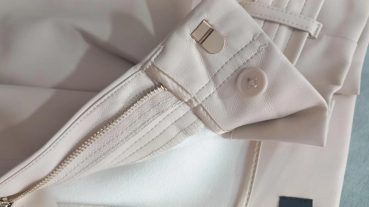 Short beige Kocca – Taille L (Excelente estado) | Pantalón corto beige – photo 7